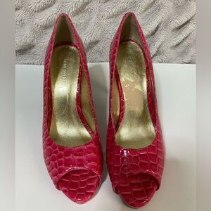NINE WEST Pink Alligator Heels